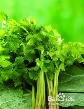 芹菜香干炒肉的做法