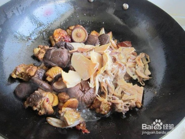 风味墨鱼干烧鸡