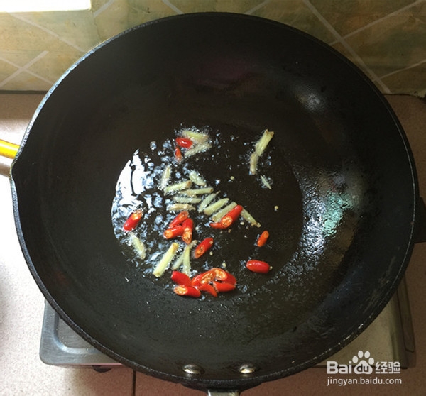 怎样烹饪芹菜炒卤牛肉