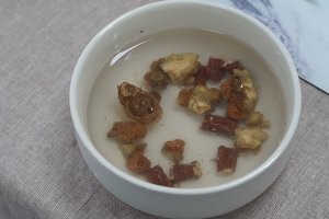 怎么做养生的田七丹参煲田鸡