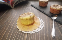 拉花纸杯蛋糕