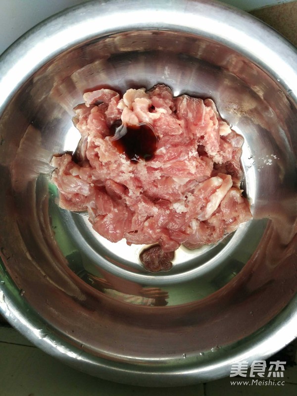 秋葵小炒肉的做法