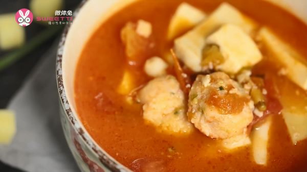 让人上瘾的番茄酸汤锅，料再多都不会浪费！