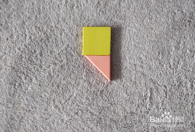 用七巧板怎样拼低下头的长颈鹿？