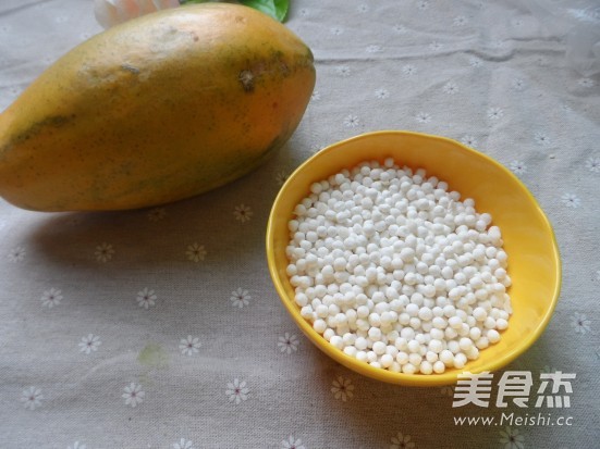 椰汁木瓜西米露