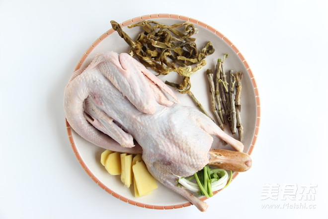 老鸭煲铁釜烧饭就是香