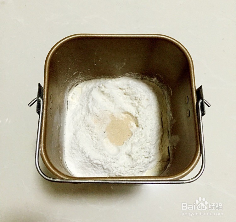 鹌鹑蛋香葱小面包的做法