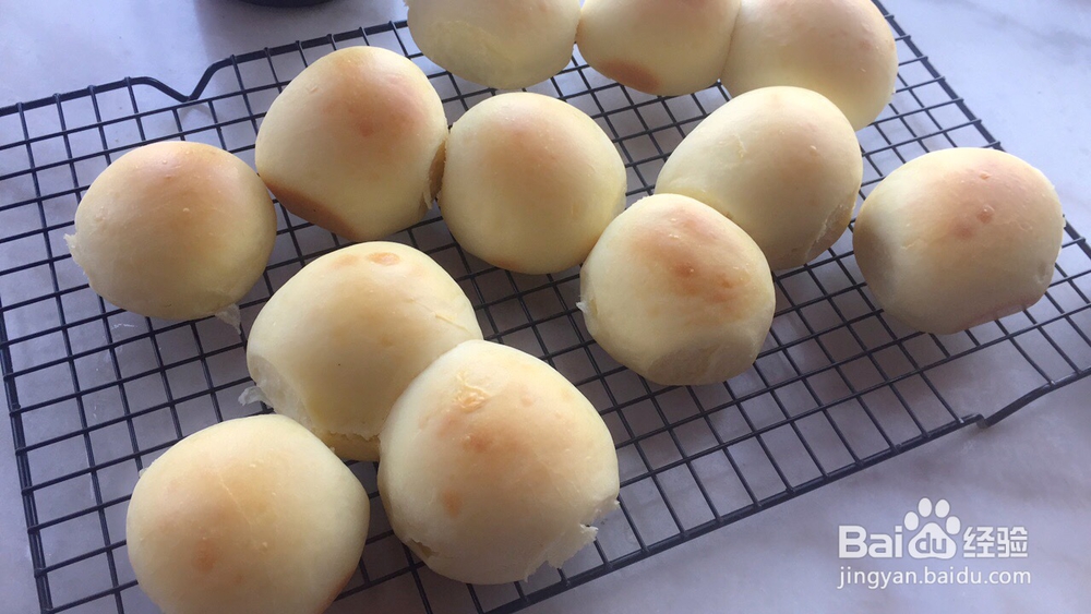 超级松软的淡奶油小餐包