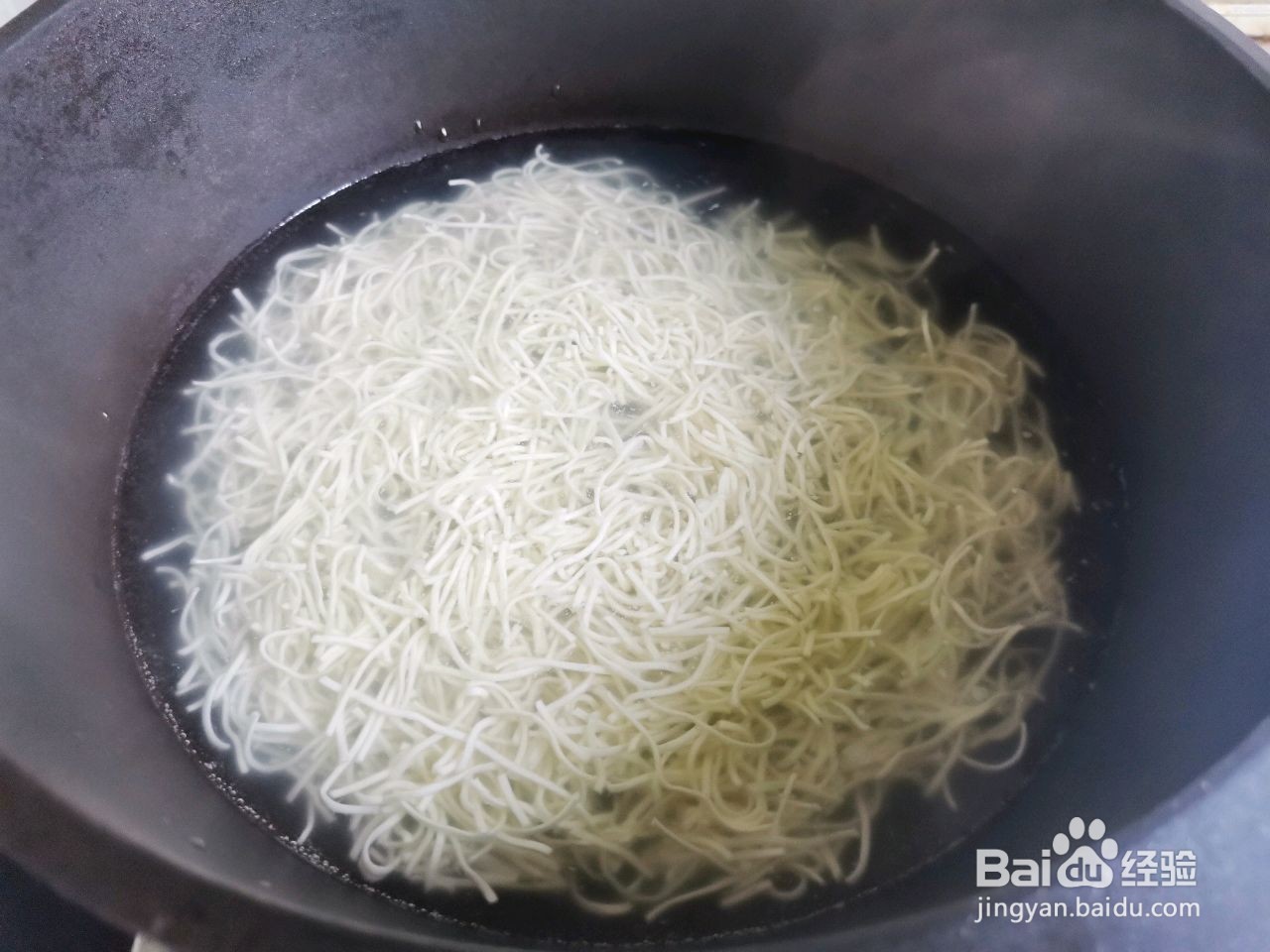 面条西葫芦鸡蛋饼怎么做