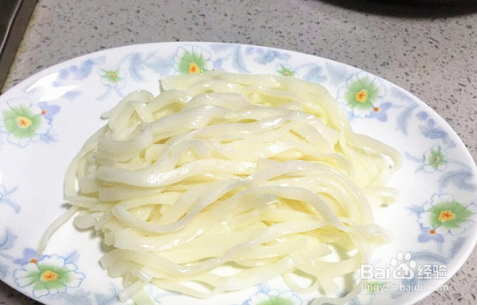 酱香味拌河粉