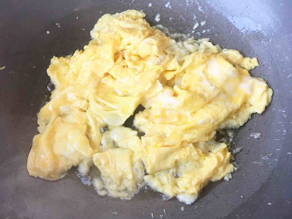 洋葱炒蛋的做法