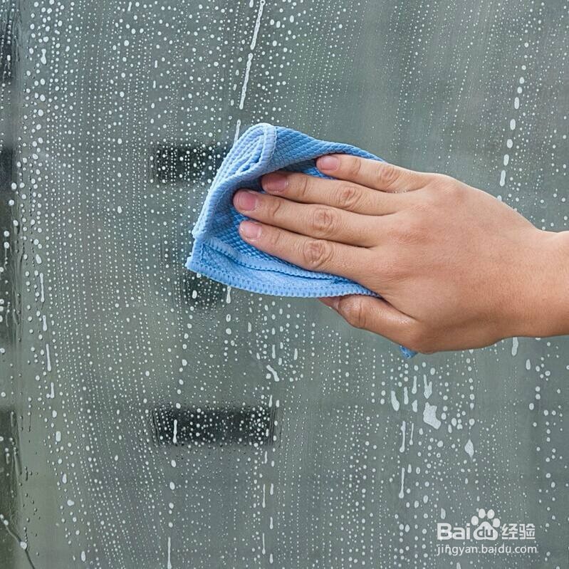 浅谈办公室玻璃隔断清洁和保养技巧