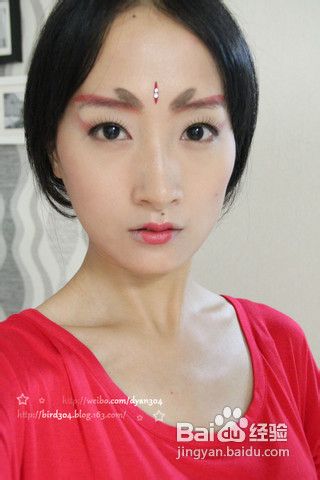 电视剧轩辕剑中魔女如烟是如何化妆的？