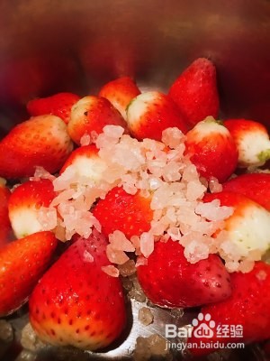 食补佳品冰糖草莓的做法
