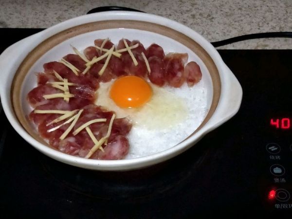 广式腊肠煲仔饭