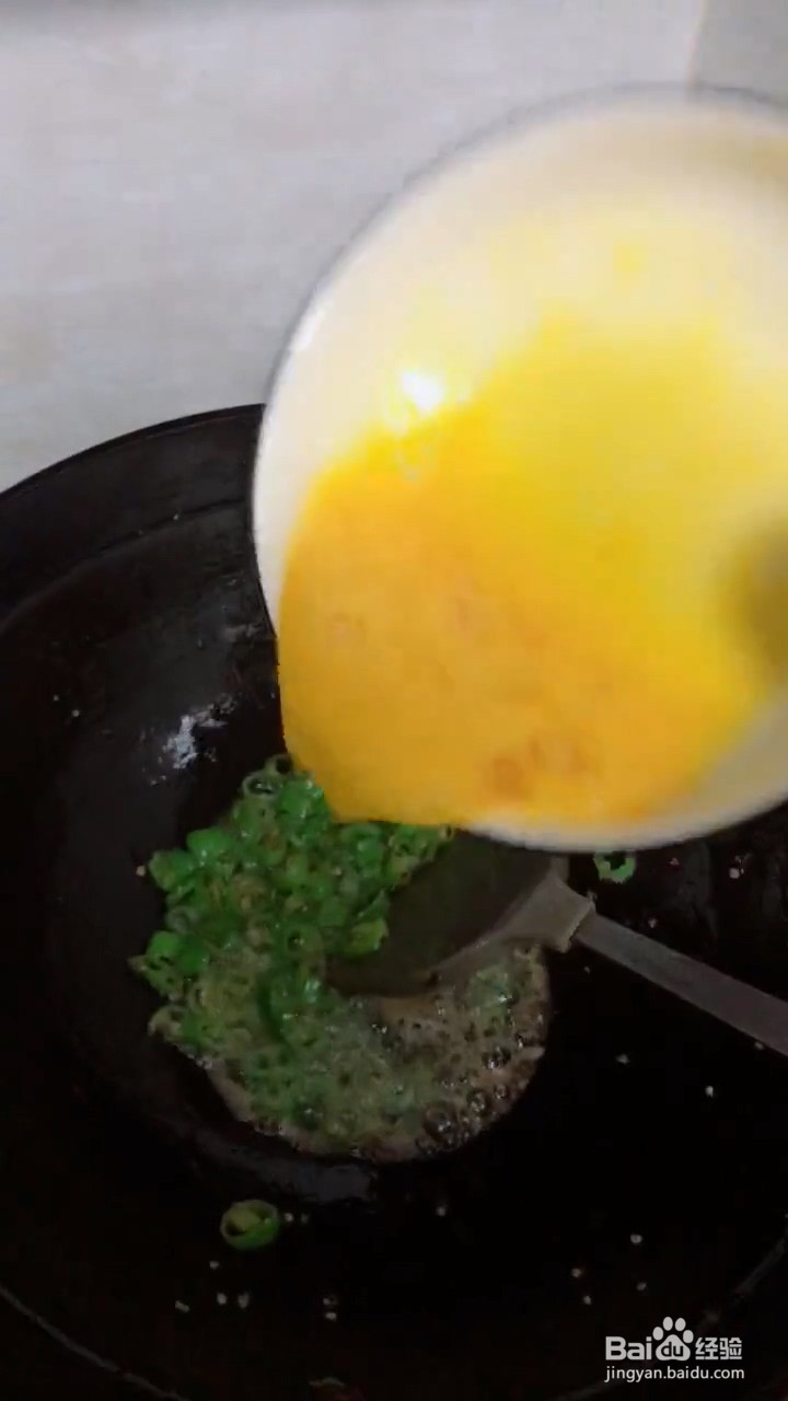 如何自制简单好吃的辣椒炒鸡蛋