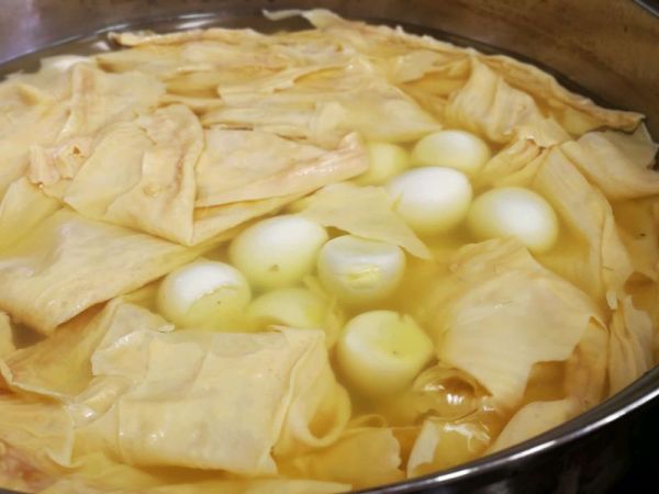鹌鹑蛋腐竹糖水