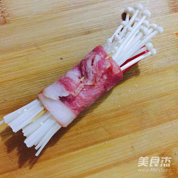 培根金针菇卷