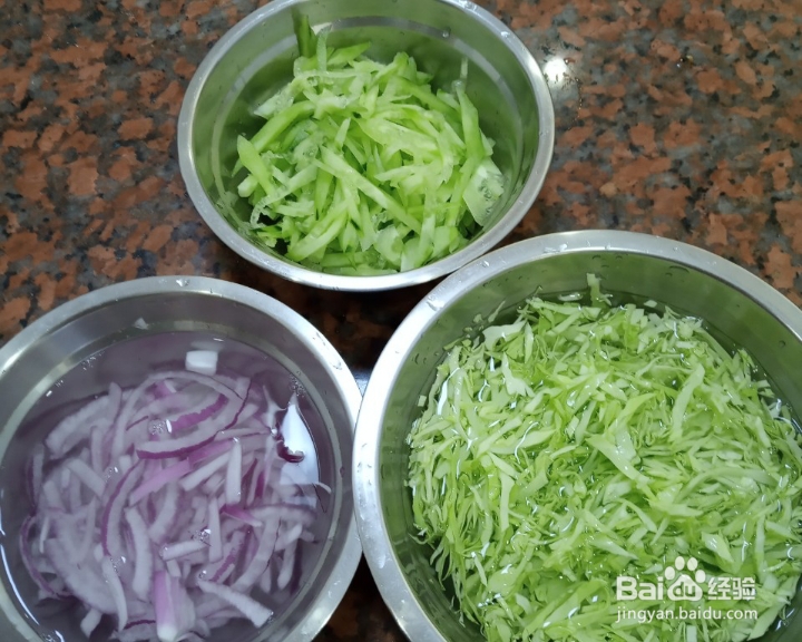 茄味肉火腿蔬菜三明治的美味做法