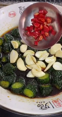 怎么做腌制酱香辣黄瓜