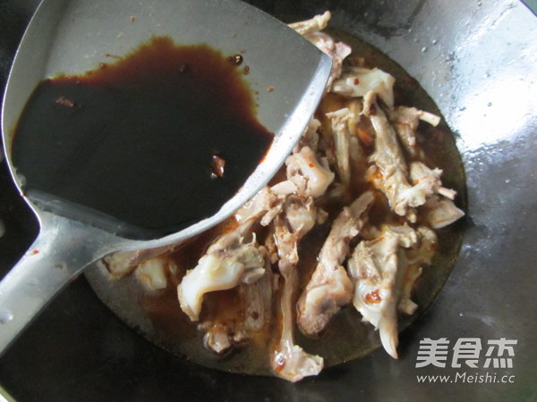 酱烧鸭锁骨的做法