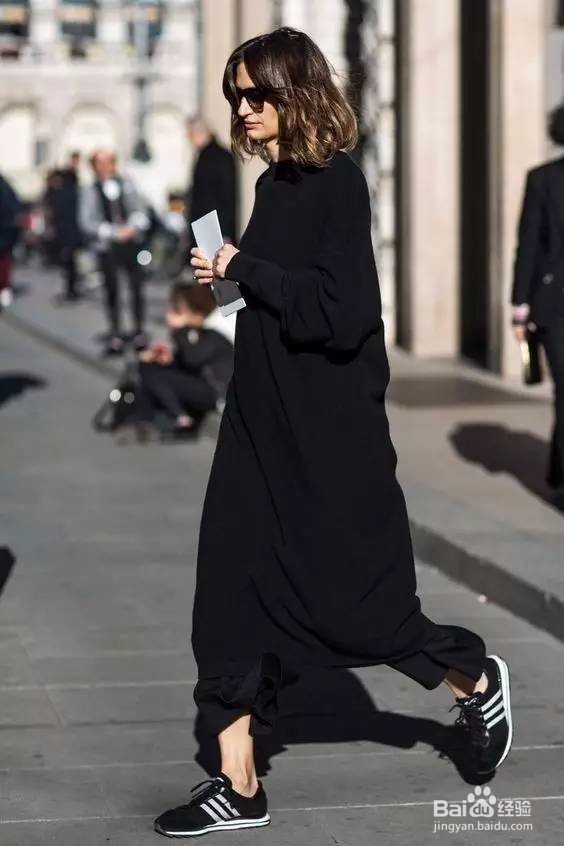 秋季怎么搭配长裙，平底鞋与长裙的穿搭尽显优雅