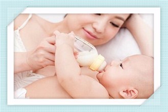 怎样给宝宝添加奶粉?