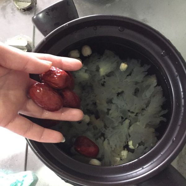 木瓜银耳莲子百合羹