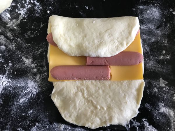 火腿流心芝士面包