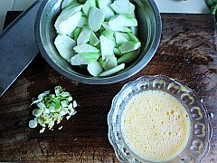 剁椒丝瓜炒鸡蛋