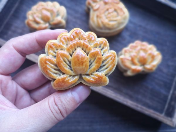 沙嗲牛肉莲花月饼