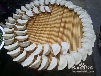 包韭菜饺子怎样不出水
