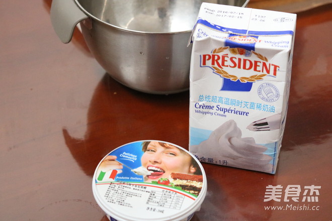 马斯卡彭芝士草莓卷