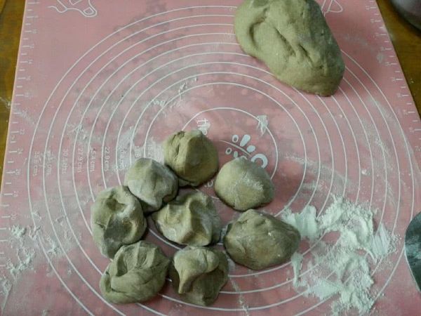 荞麦面荷叶夹饼配豆角肉丁