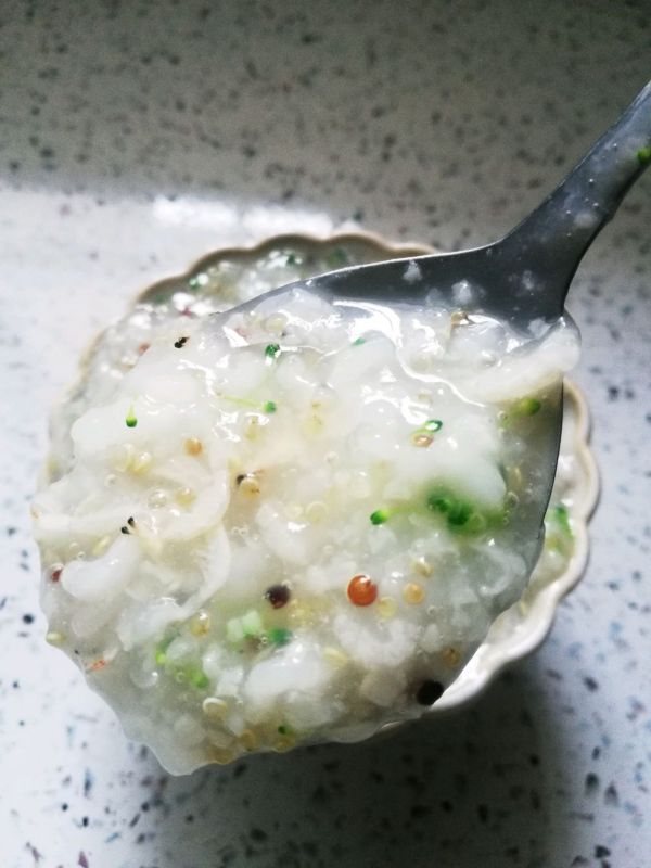 藜麦西蓝花虾皮粥