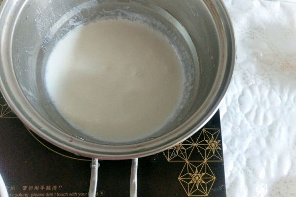 酸爽可口蔓越莓果冻奶