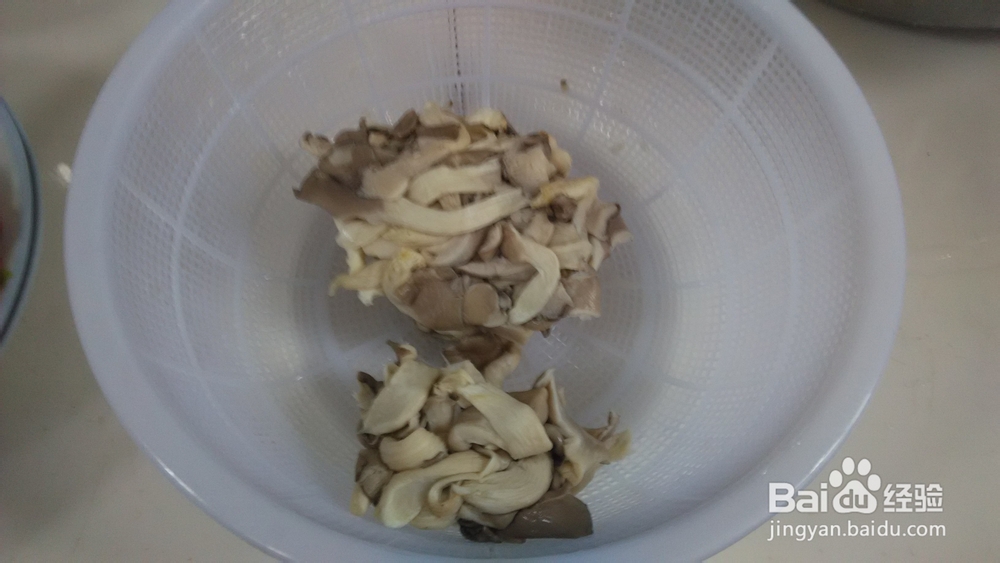 好吃的平菇炒肉做法