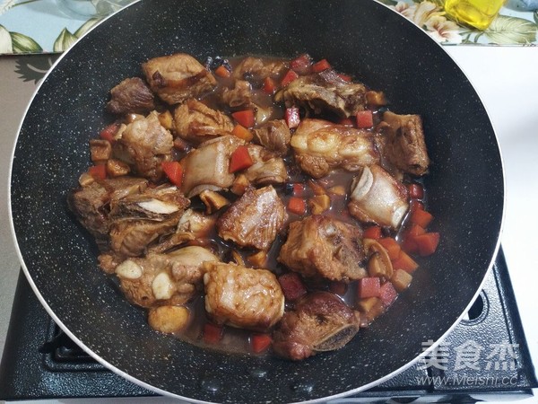 电饭煲蔬菜排骨焖饭