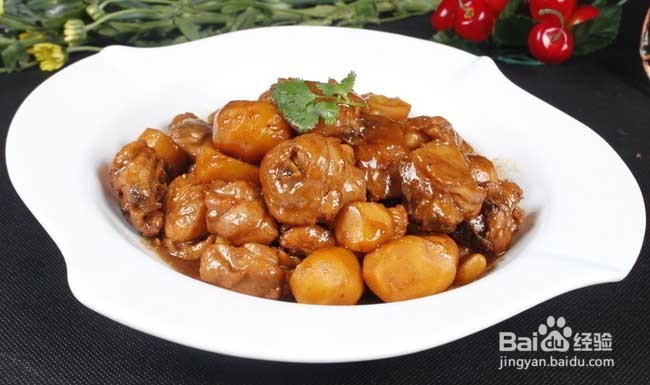 板栗烧鸡的做法