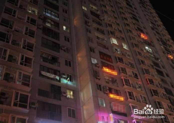 武汉居民集体唱国歌喊武汉加油利弊有哪些