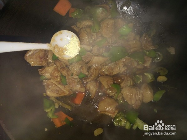 尖椒肥肠的做法