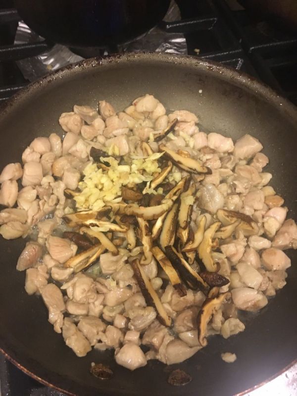 橙香马蹄鸡丁生菜包