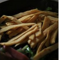 玉米面片炒彩蔬