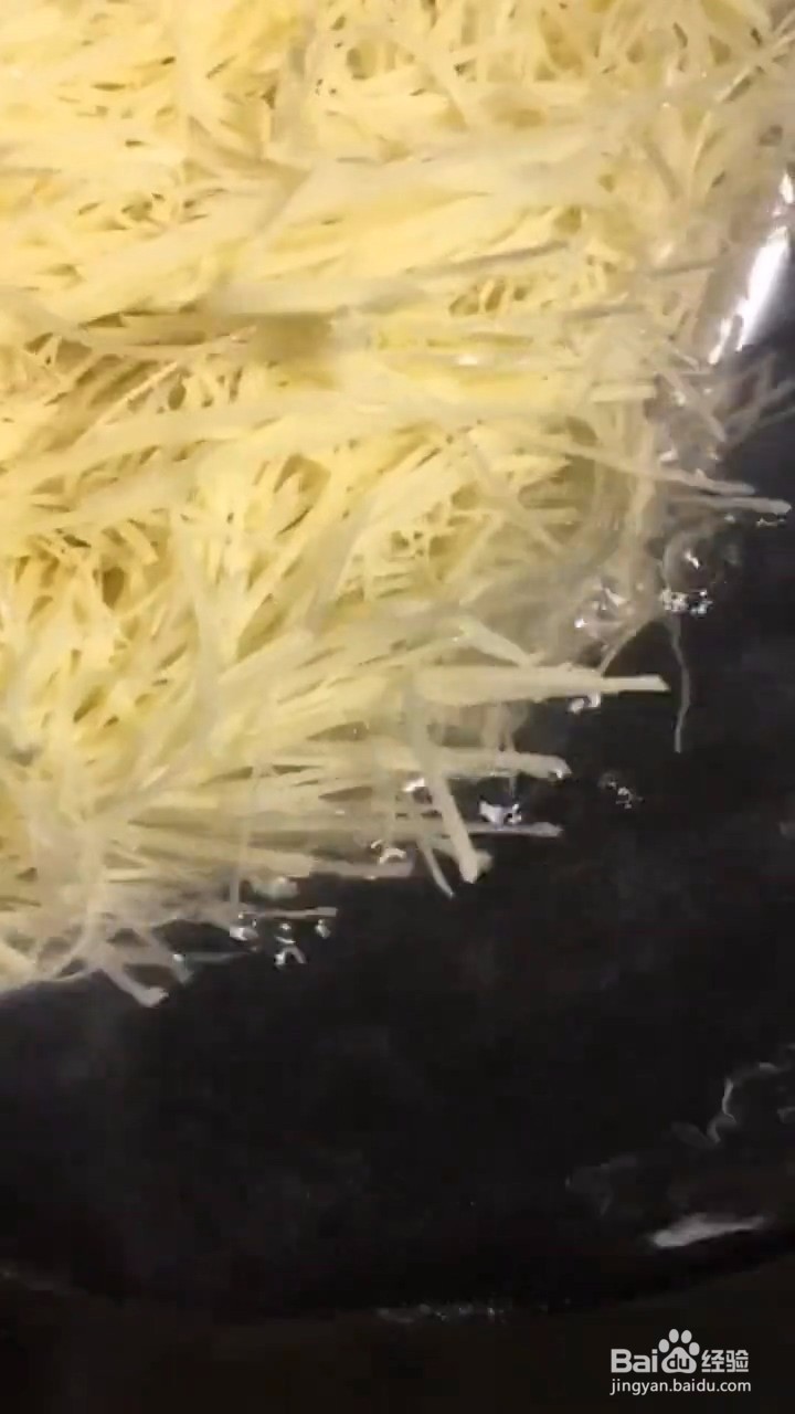 教你制作美食尖椒土豆丝