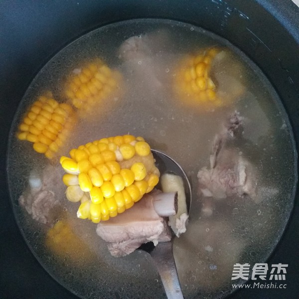 排骨百合山药玉米汤
