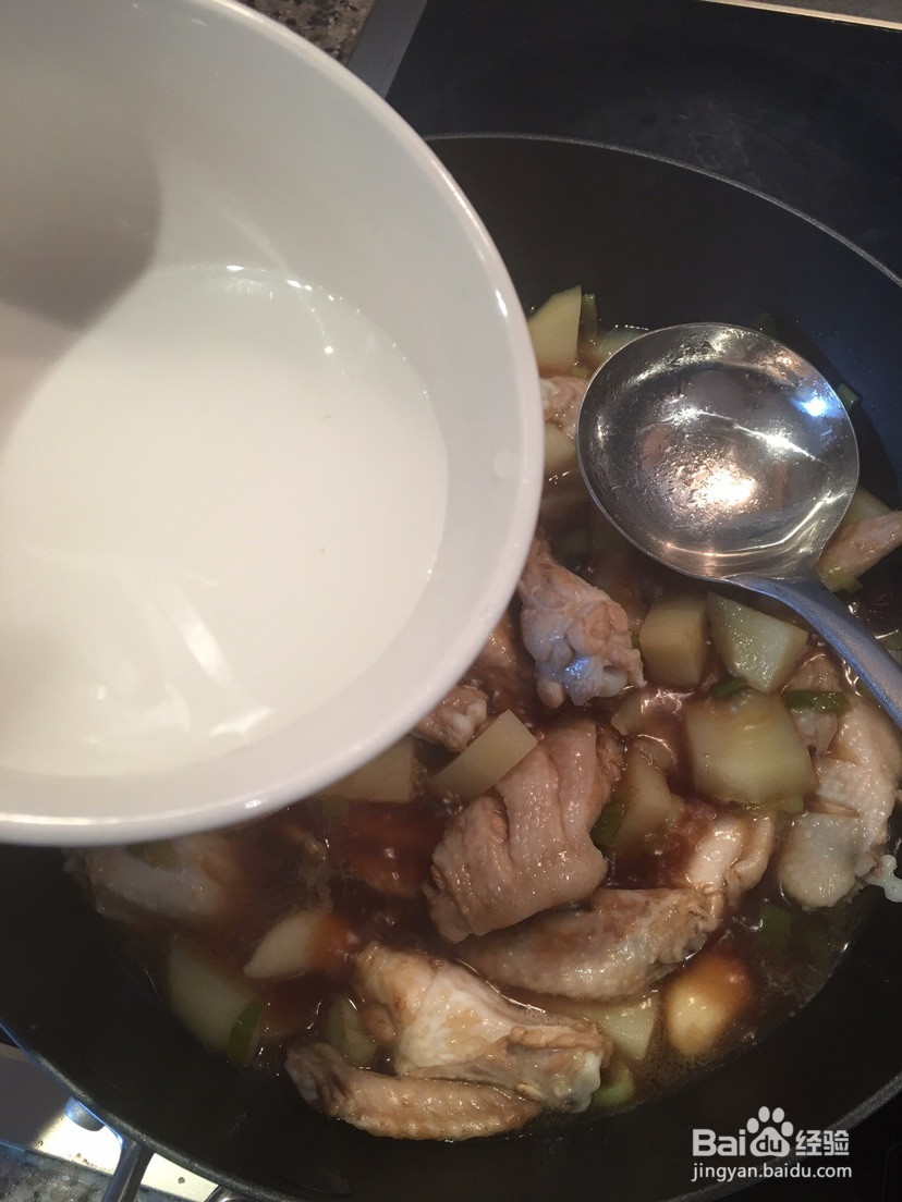 土豆烧鸡的做法