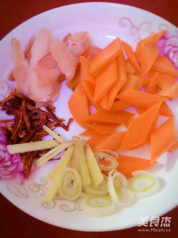 白菜炒木耳的做法