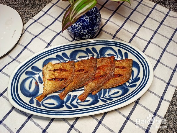 干炸小鲳鱼的做法