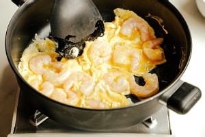 虾仁炒鸡蛋怎么做