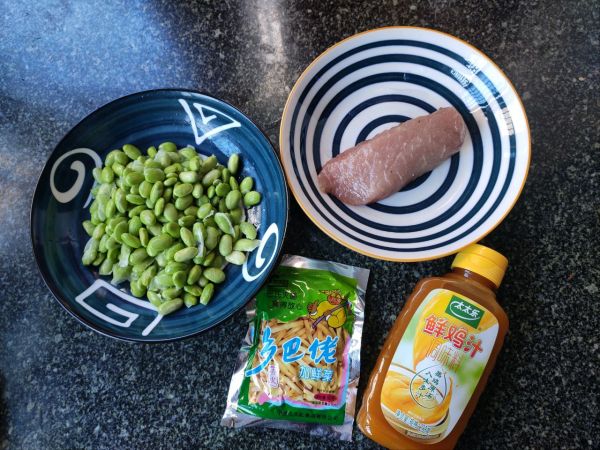 榨菜肉丝炒毛豆